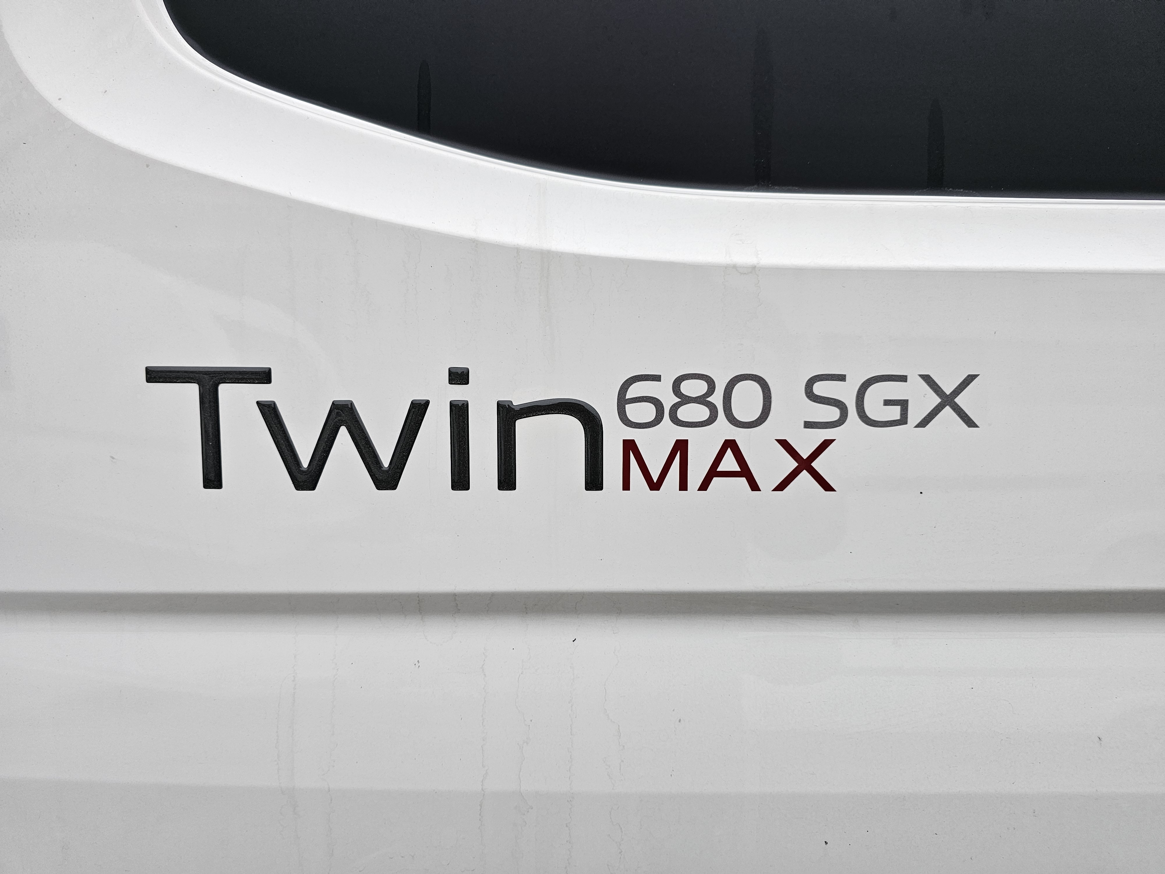 Adria Van TWIN MAX 680 SGX