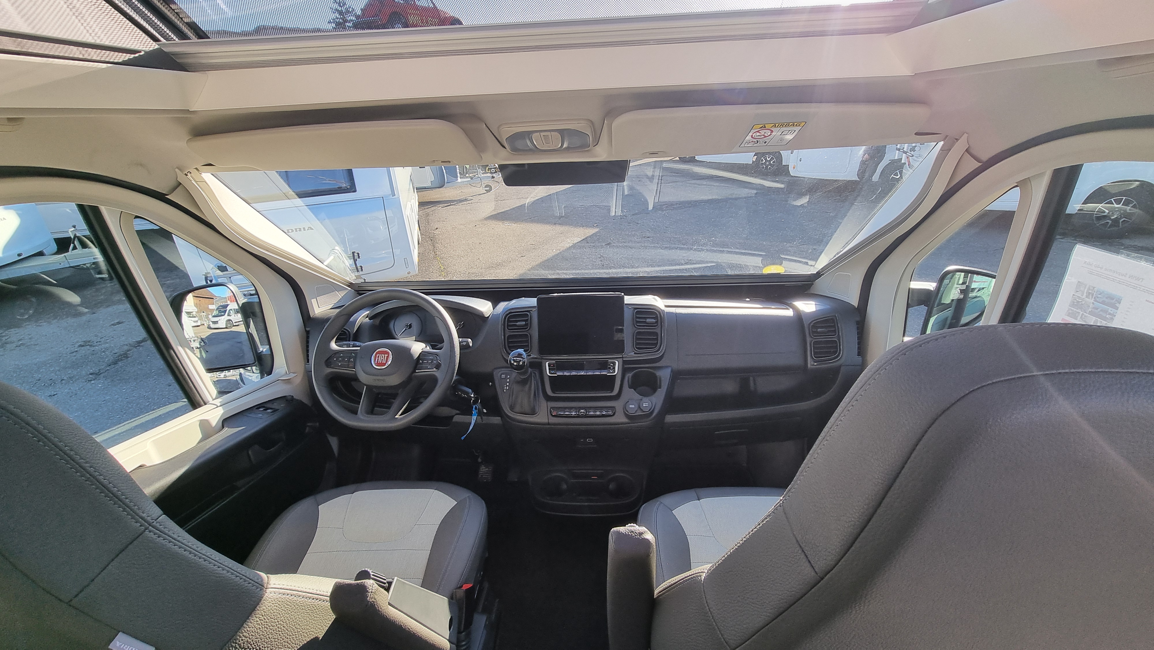 Adria Twin Supreme 640 SGX Adria Twin Supreme 640 SGX