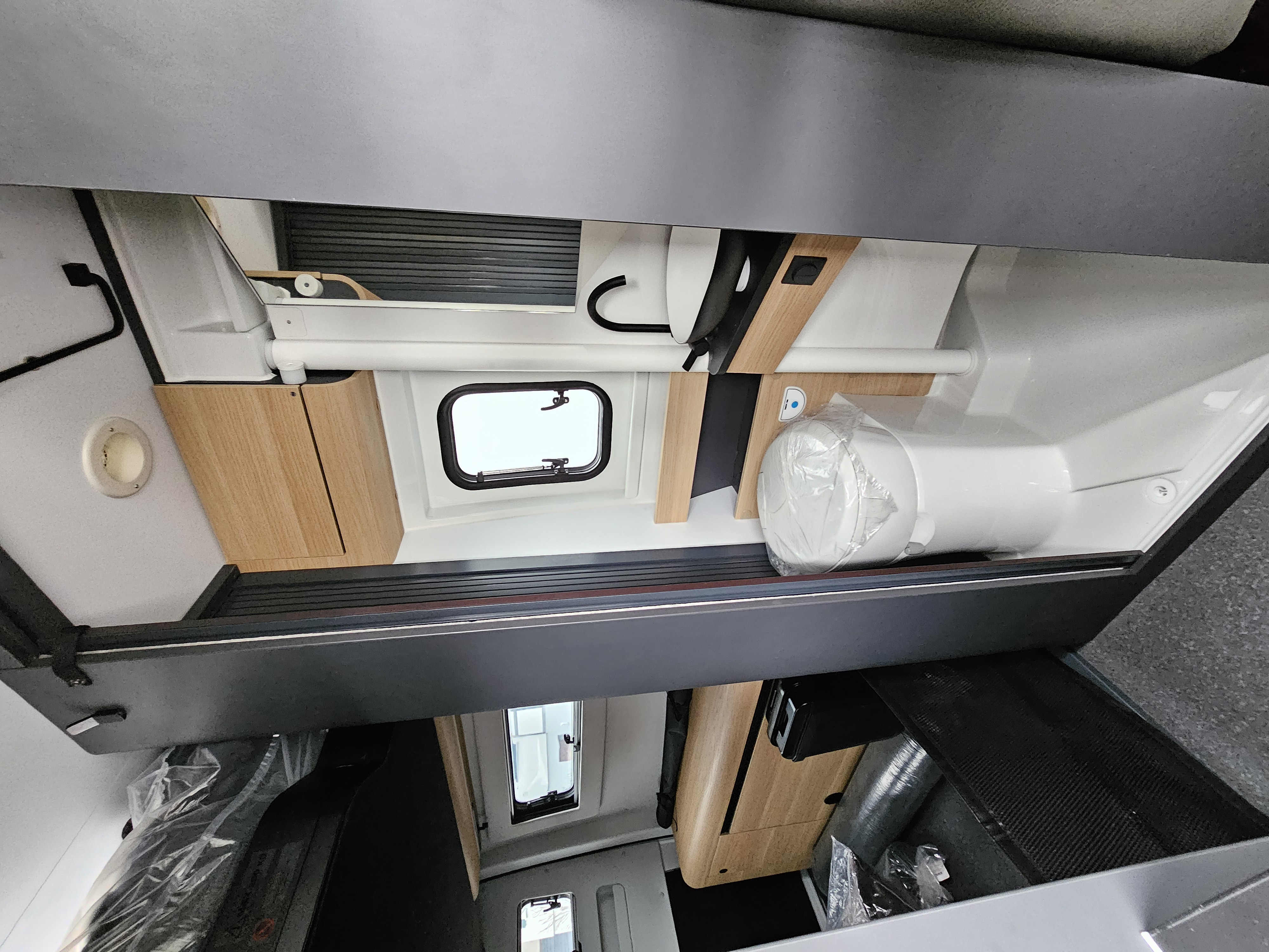 Adria Van TWIN MAX 680 SGX